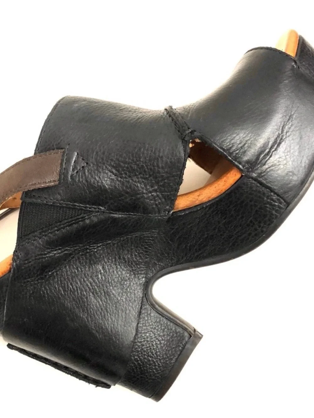 Naya black leather